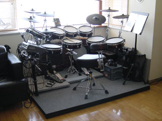 Read more about the article V-Drums（Vドラム）用 防振ステージ製作 ＃２ （Archive 2005）