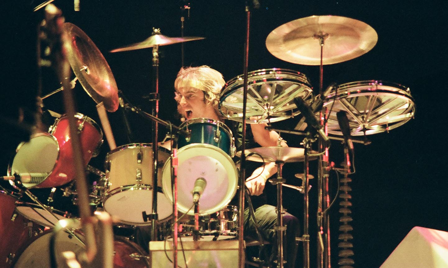 Read more about the article Alan White, Drummer For Yes, John Lennon, And George Harrison, Dies At 72